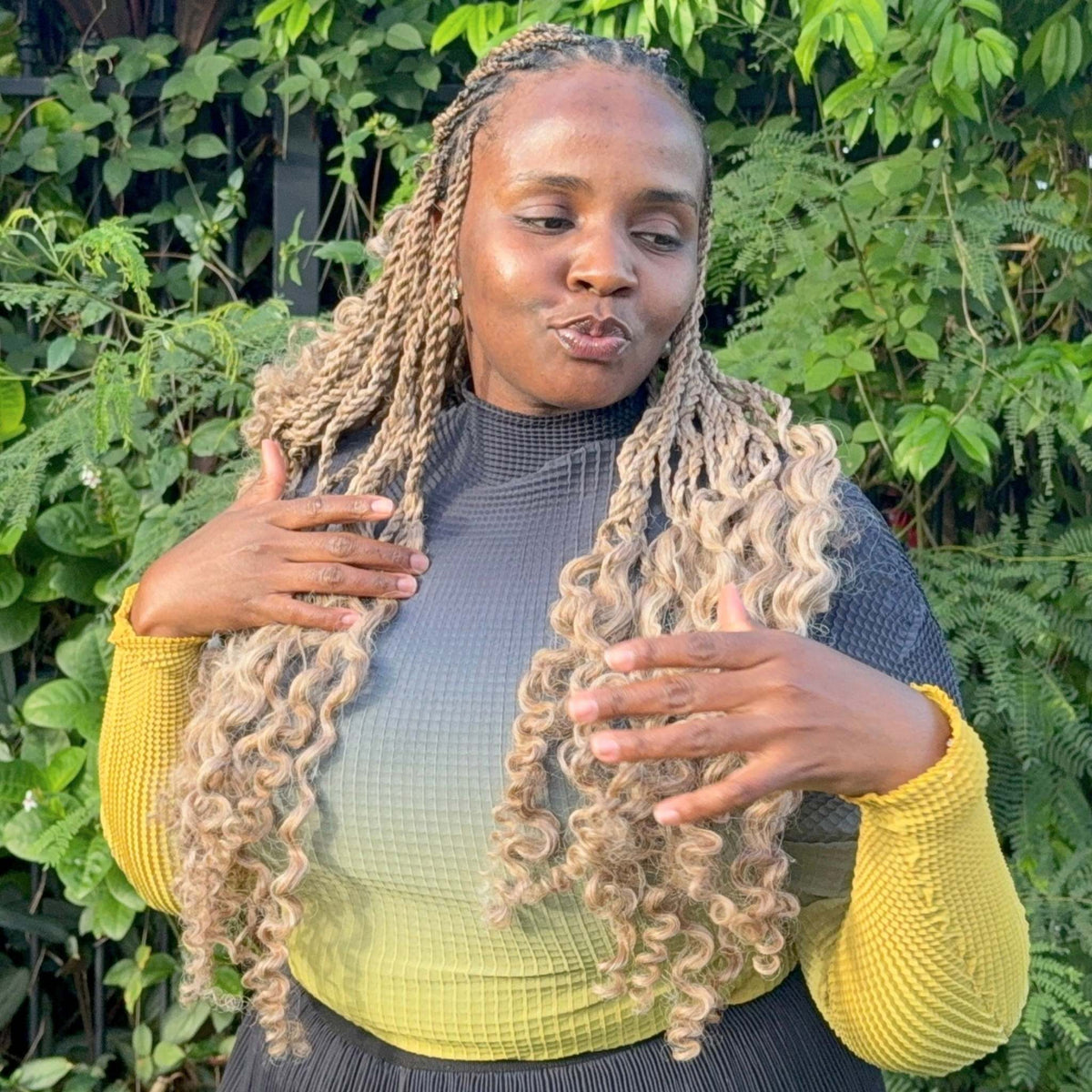 AMAROO [27/30/613] - 52 Inch Pre-Stretched Braiding Hair (26" Braided)